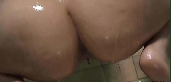  Bigbooty milf pounded in the shower